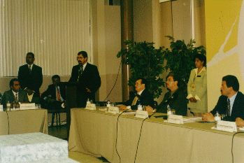 Durante el discurso del rector Víctor Beltrán